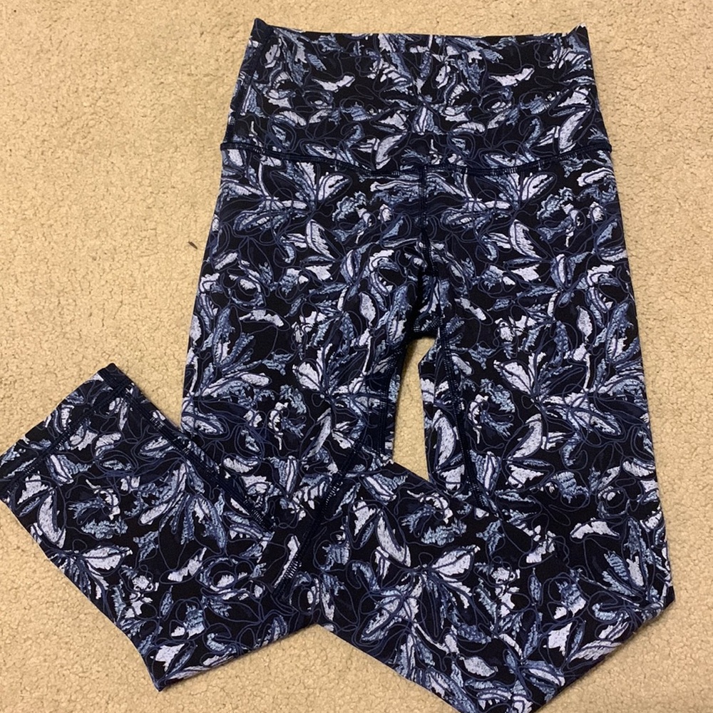 UNIQUE!! LULU Wunder under leggings